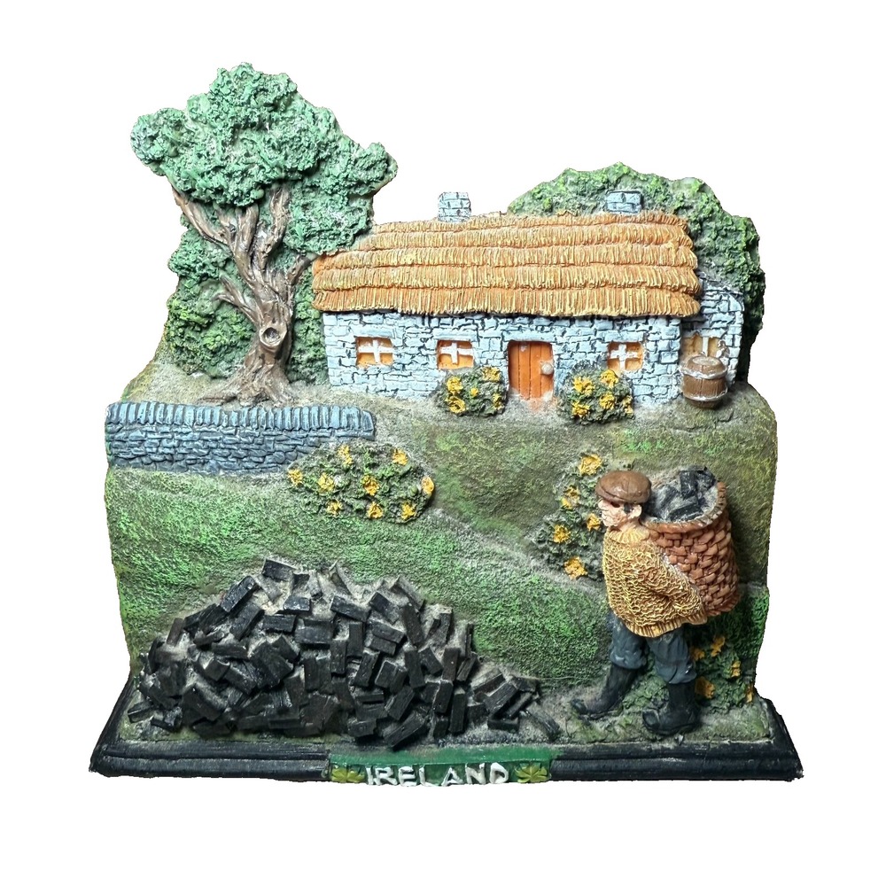 Vtg Ireland Shamrock Gift Co. Thatched Cottage Turf Wall Plaque‎ Cottagecore